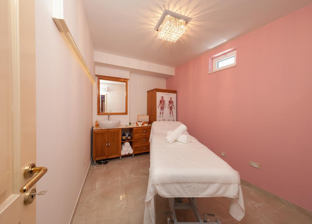 Hotel Sunceva Postelja Brela Buitenkant foto