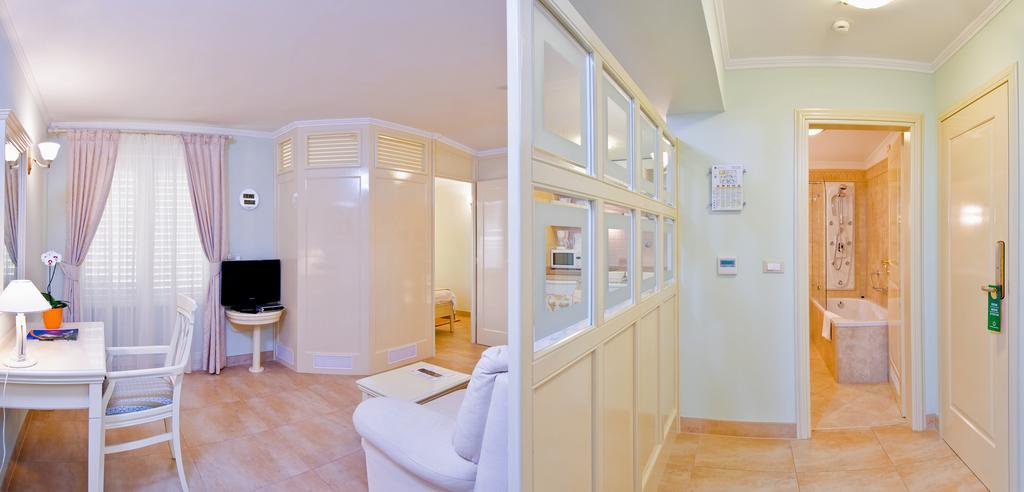 Hotel Sunceva Postelja Brela Buitenkant foto