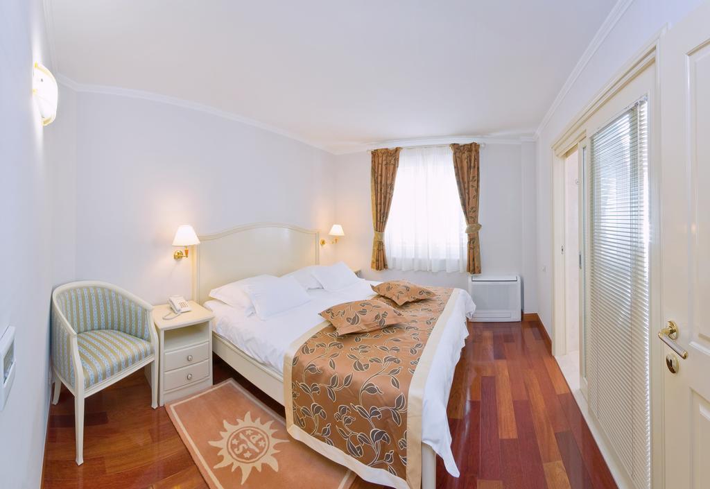 Hotel Sunceva Postelja Brela Buitenkant foto