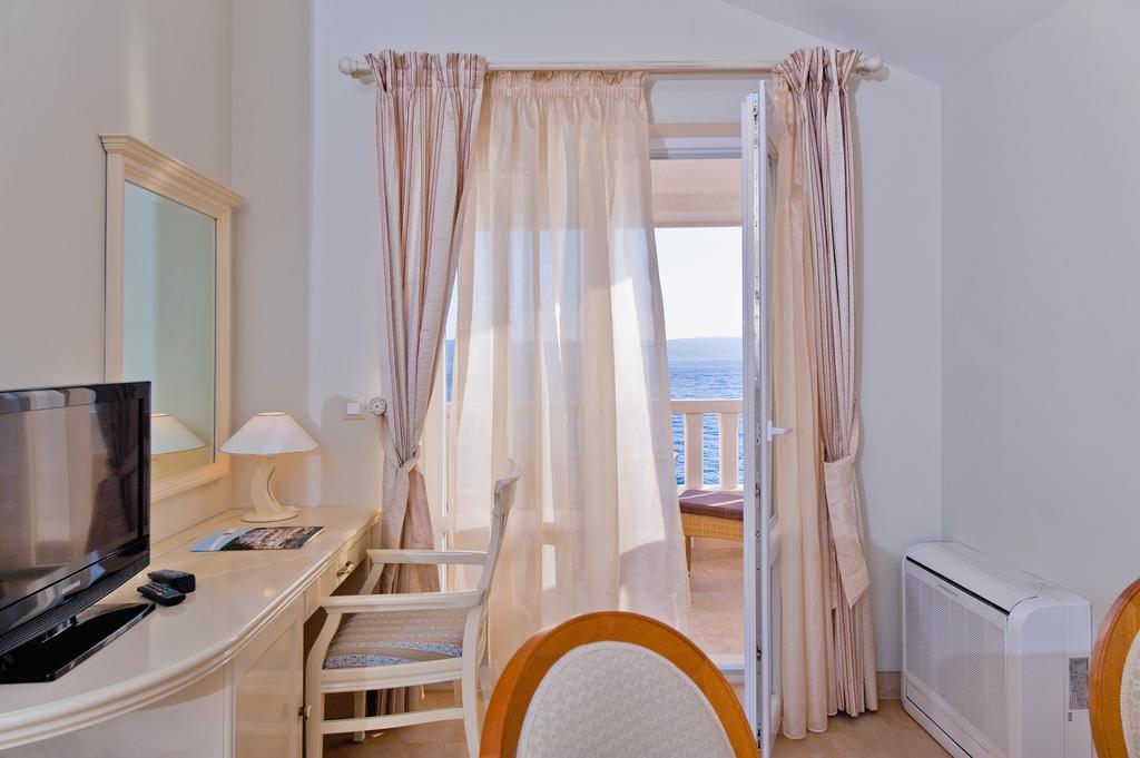 Hotel Sunceva Postelja Brela Buitenkant foto