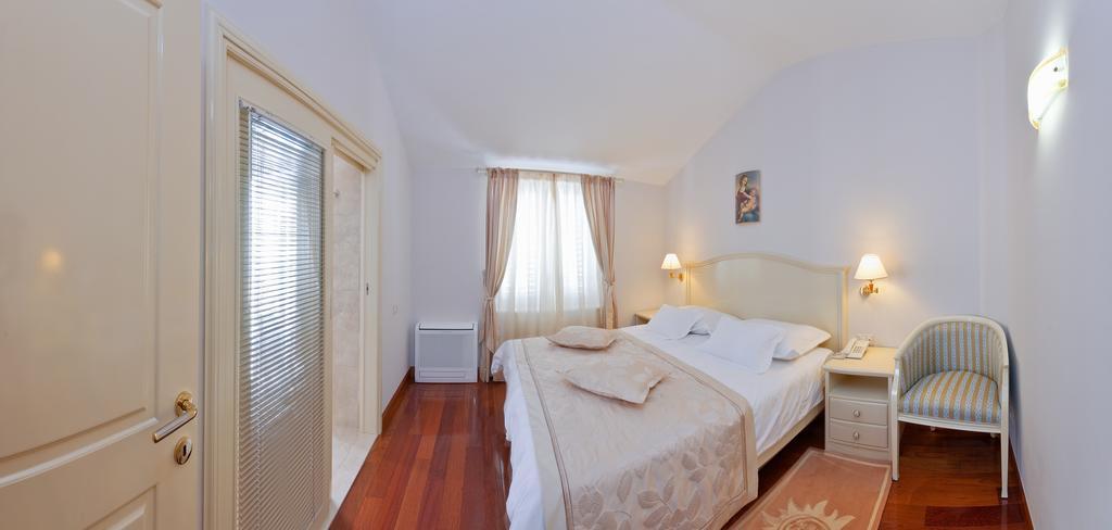 Hotel Sunceva Postelja Brela Buitenkant foto