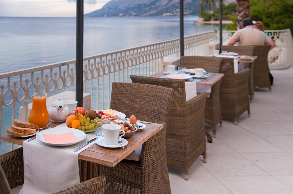Hotel Sunceva Postelja Brela Buitenkant foto