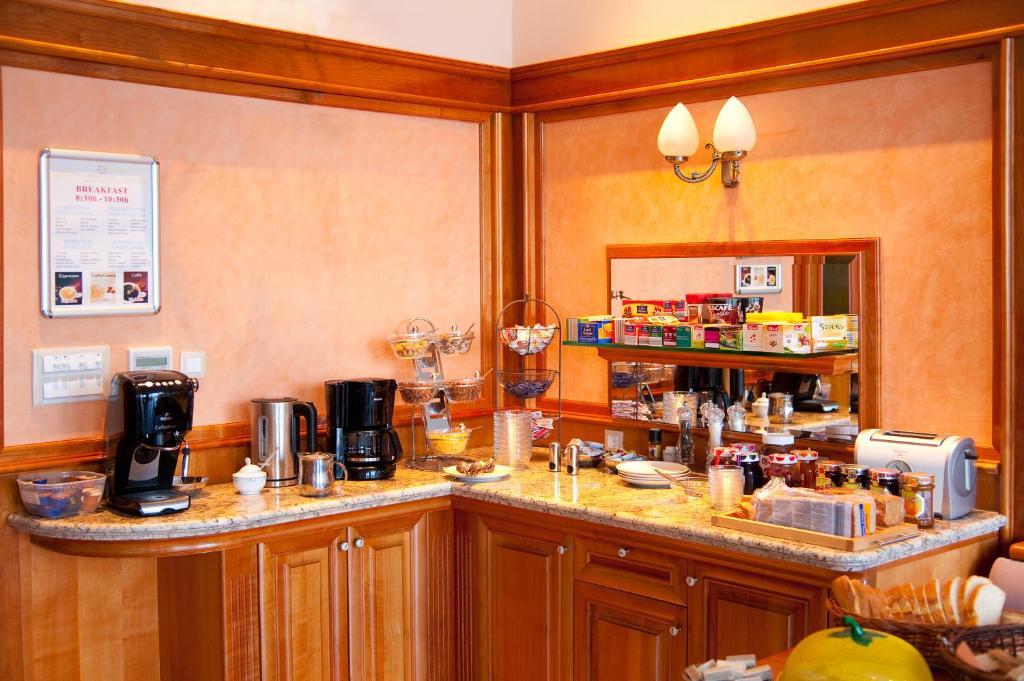 Hotel Sunceva Postelja Brela Buitenkant foto