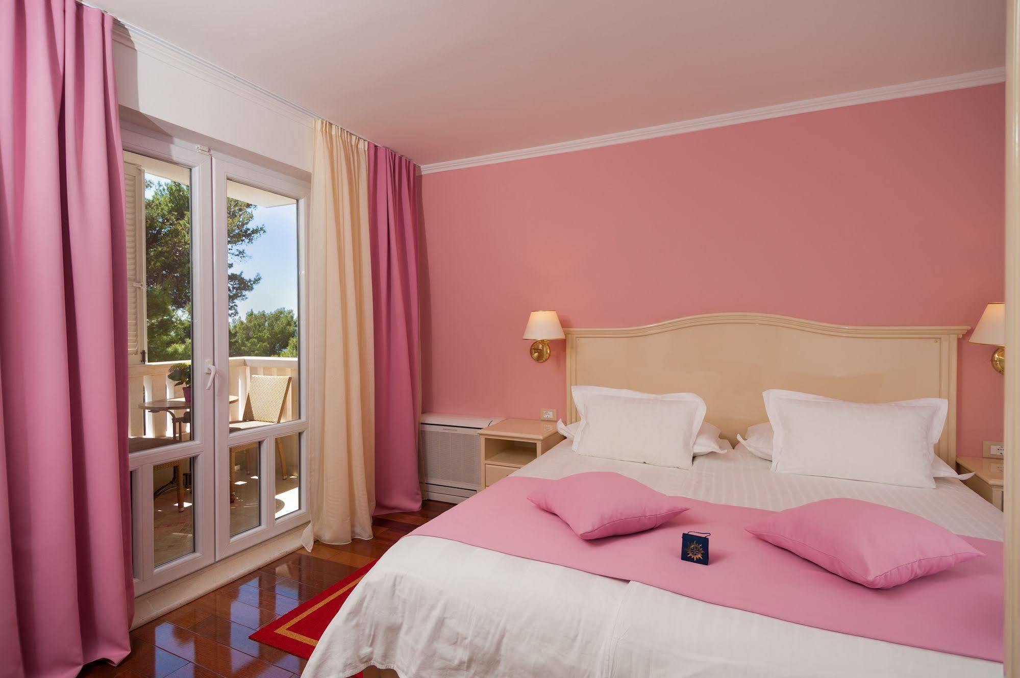 Hotel Sunceva Postelja Brela Buitenkant foto